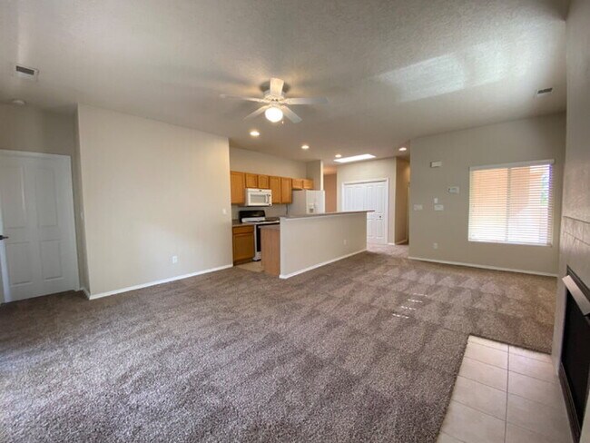 Foto del edificio - Gated Community - 2BR/Office