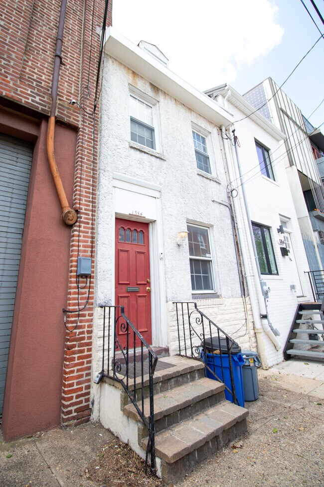 Building Photo - 1354 E Berks St