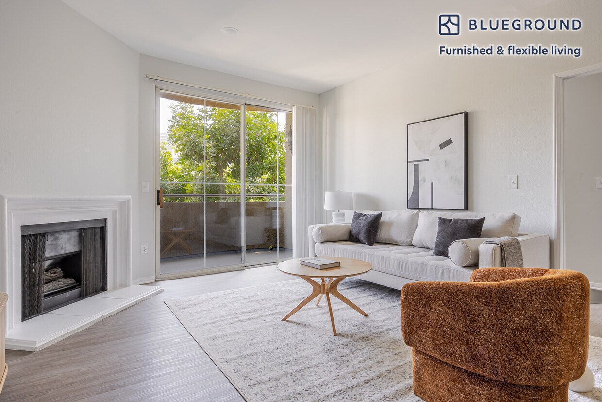 Foto principal - 2201 S Beverly Glen Blvd