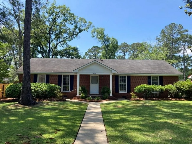 2704 Whispering Pines Rd