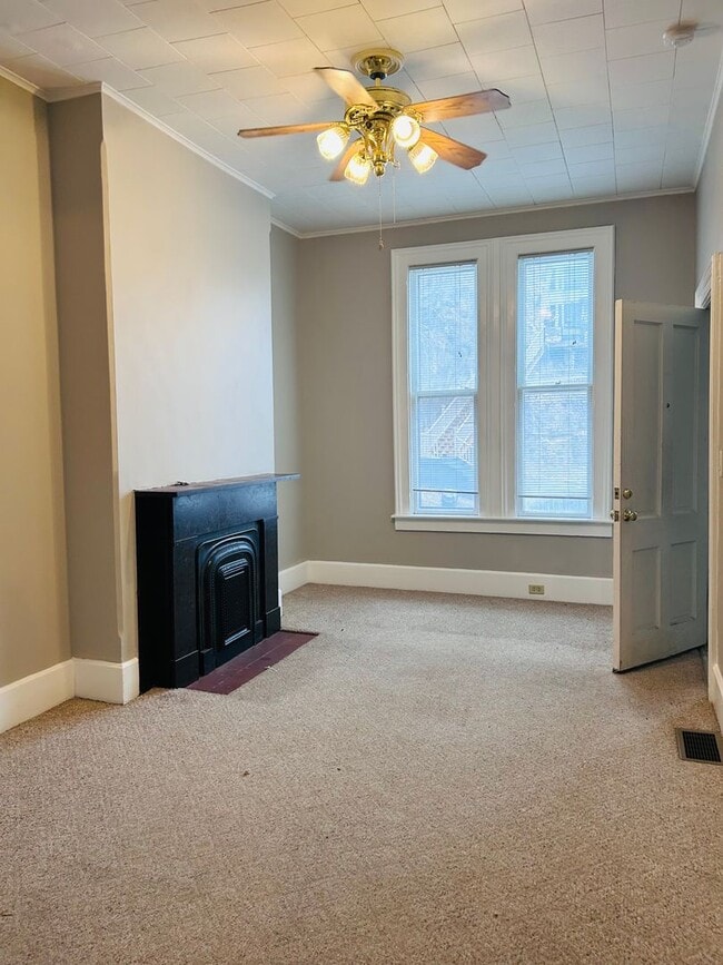 Foto del edificio - 1737 Madison St