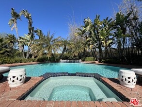 Building Photo - 8050 Mulholland Dr