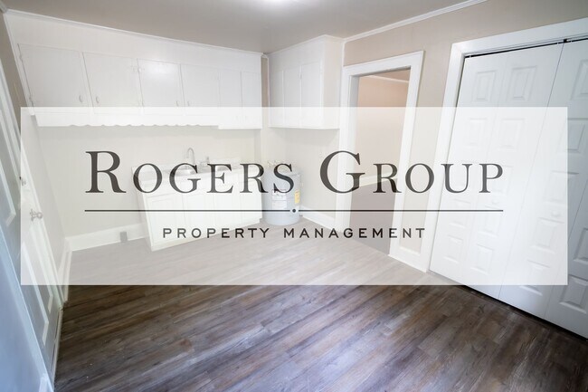 Foto del edificio - #391*** - Turner Ave Duplex