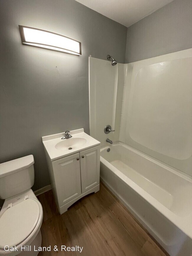 Building Photo - 3 br, 1 bath House - 1356 Vandenberg Circle