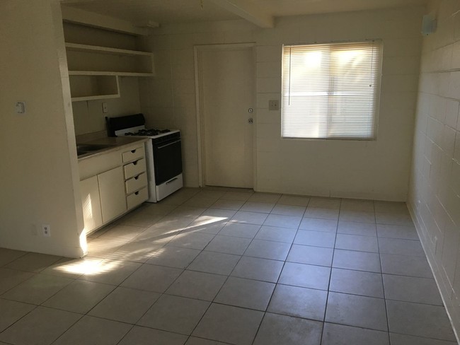 Foto del edificio - 943 S Thorne Ave