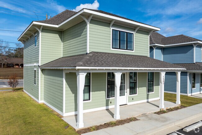 Foto del edificio - Coach's Corner