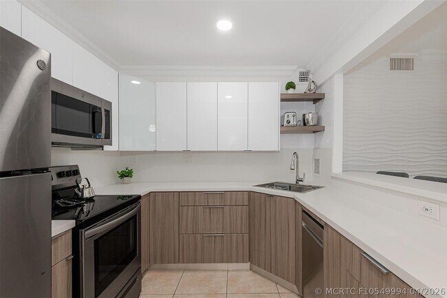 Foto del edificio - 3140 S Ocean Dr