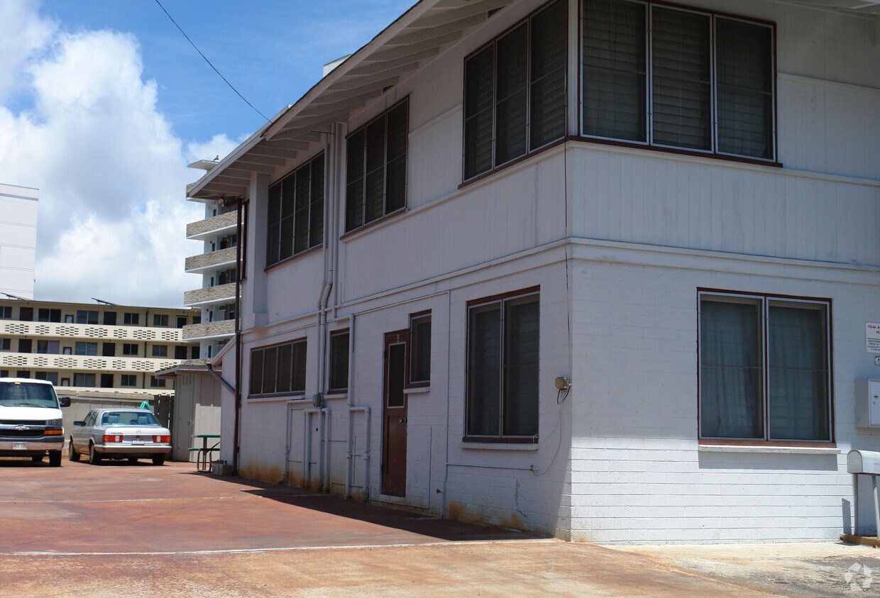 Building Photo - 2630 Maunawai Pl
