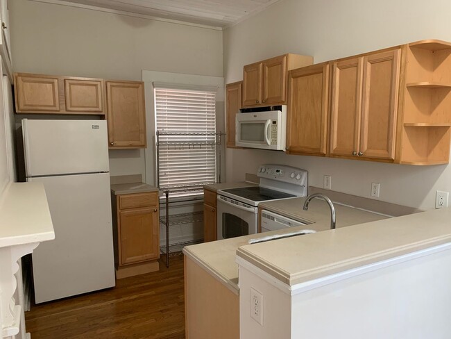 Foto del edificio - ONE MONTH FREE! - Cozy One Bedroom Cottage...