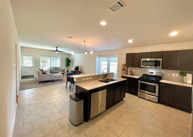 Building Photo - 6814 Spring Vale Dr