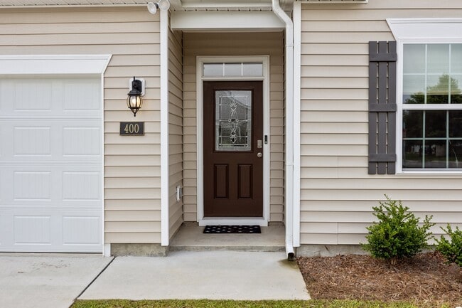 Building Photo - 400 Louisia Mae Way