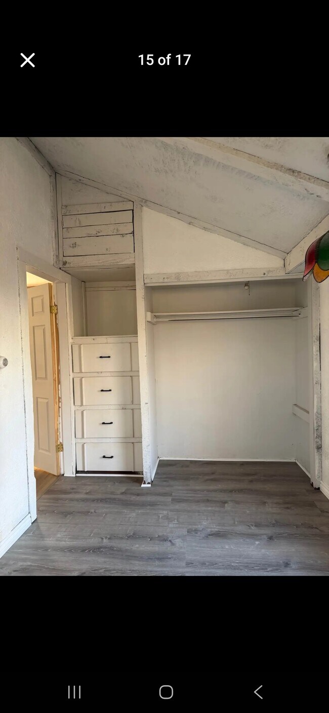 Foto del edificio - 162 Emmett Ave