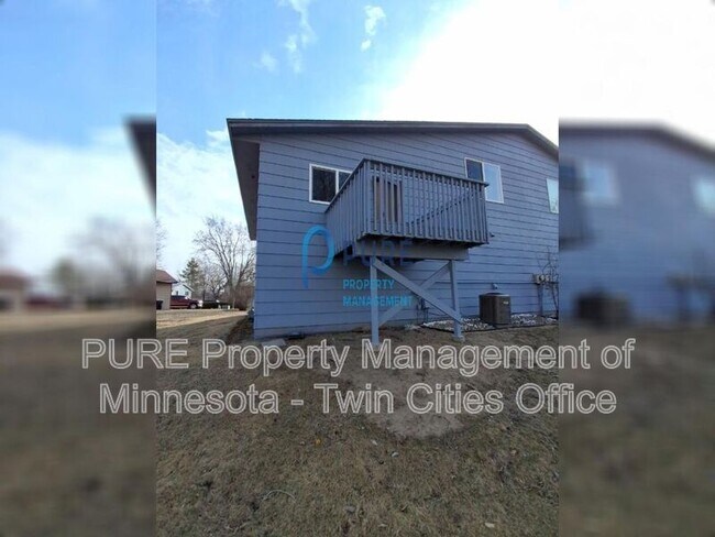 Foto del edificio - 1068 122nd Ave NW