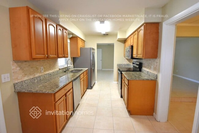 Foto del edificio - 1305 Viburnum Ln