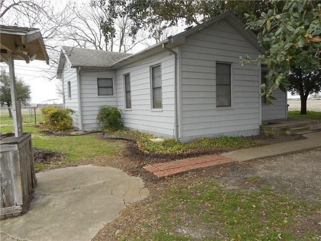 Building Photo - 2301 Co Rd 348
