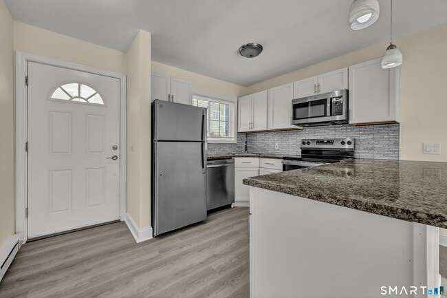 Building Photo - 113 Park Ave