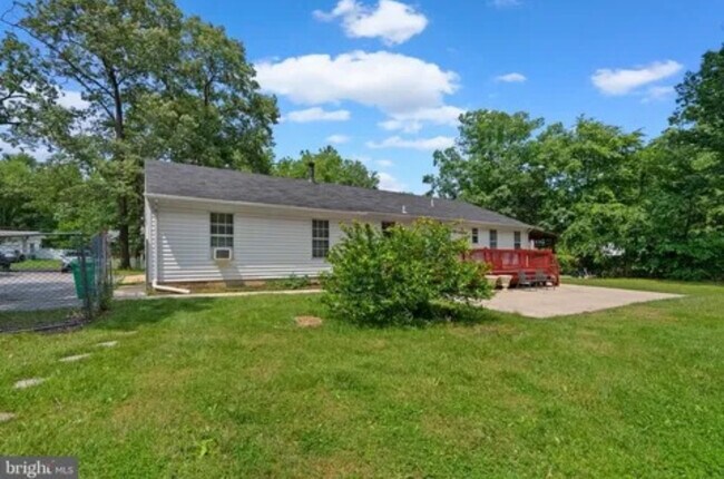 Foto del edificio - 6715 McKeldin Dr