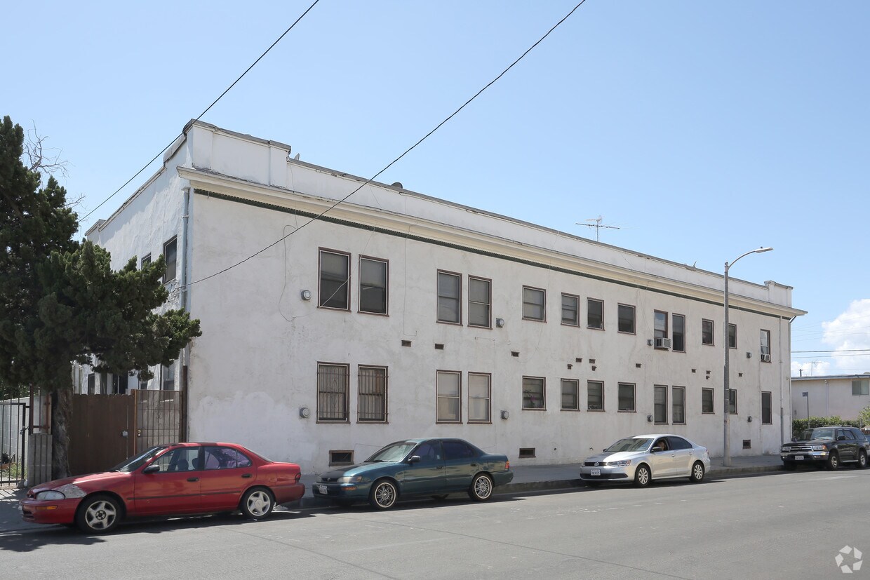 Building Photo - 1400 Albany St