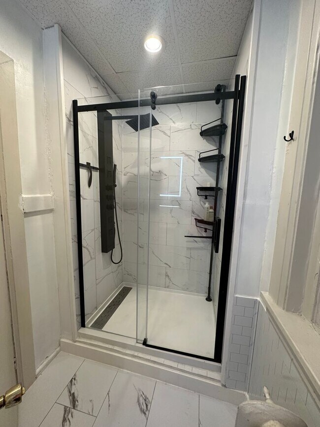 Foto del edificio - 5460 Broad St