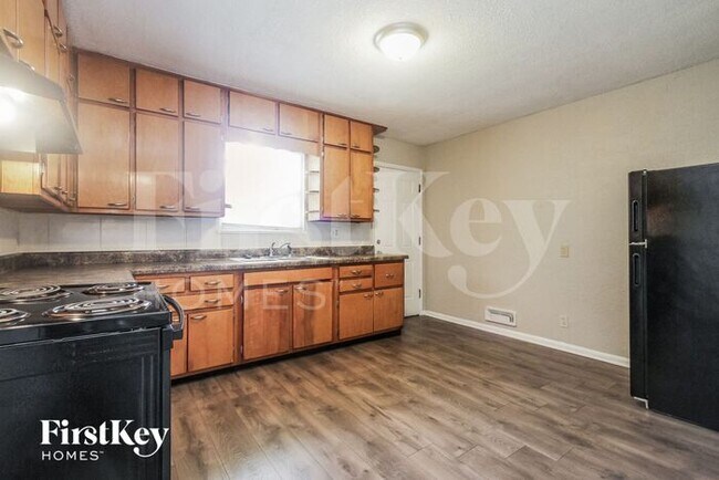 Foto del edificio - 1002 Hathaway Dr