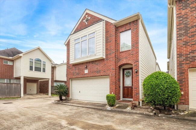 Building Photo - 1727 Aden Dr