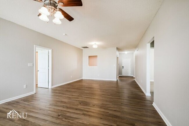 Foto del edificio - 4258 Amesbury Pl