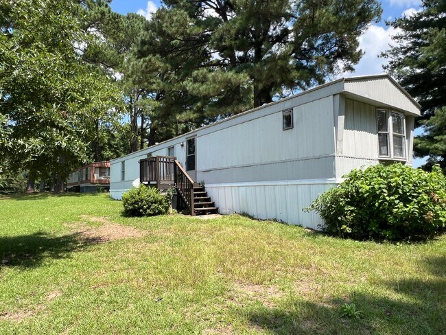 Building Photo - 3823 Fairground Rd