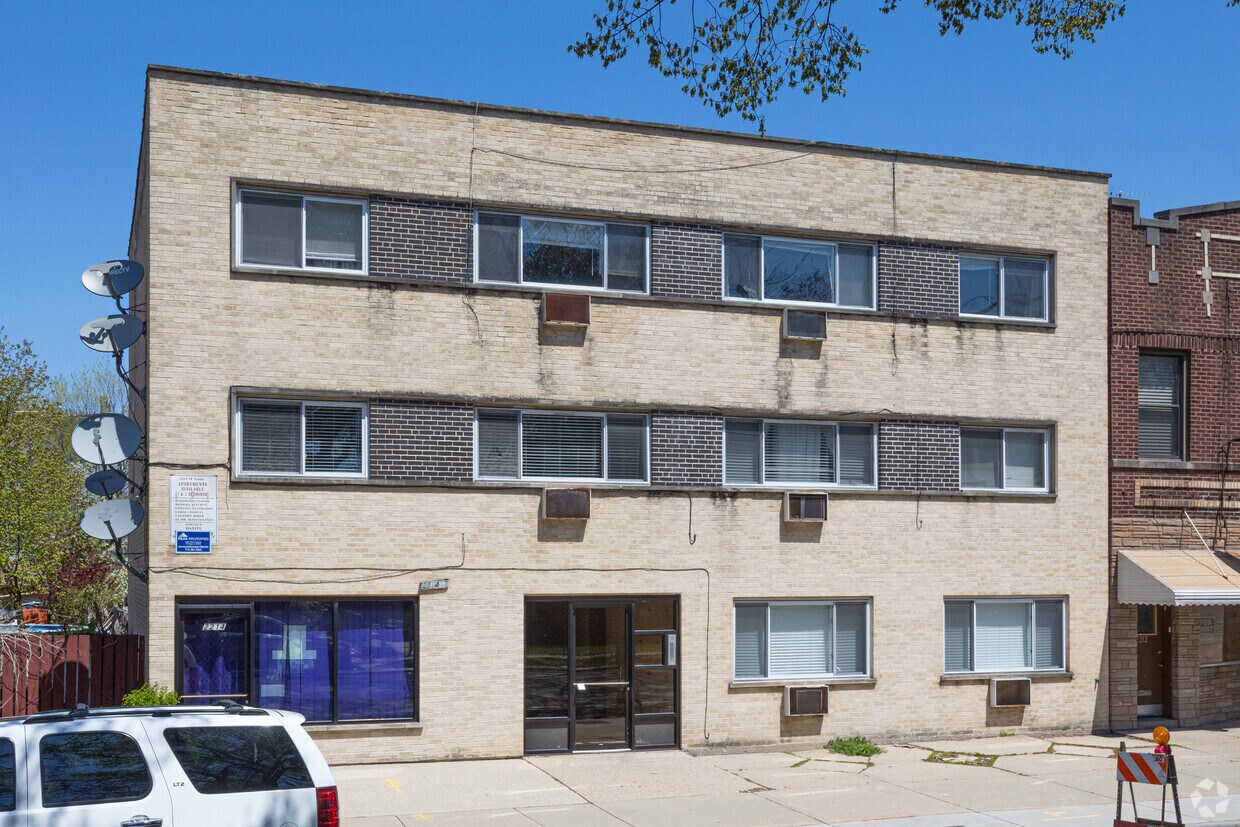 Foto del edificio - 2214 W Touhy Ave