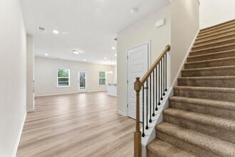 Building Photo - 22 Jacobs Farm Dr SE