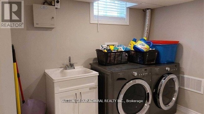 Building Photo - 854 Moretta Ave