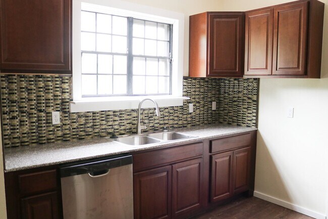 Foto del edificio - 3 Bedroom 2 bathroom Home Remodeled in 2019