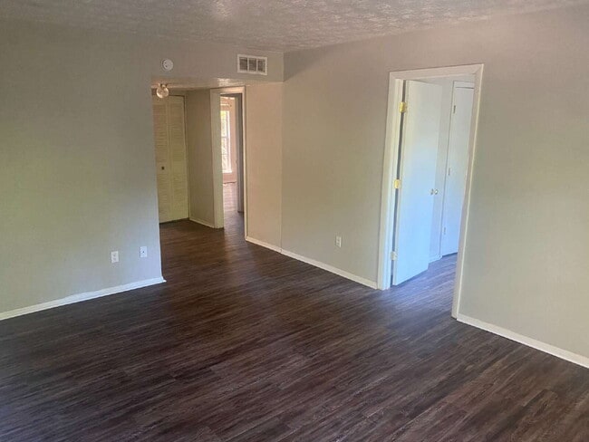 Photo - Gorgeous 2 Bedroom 1.5 Bathroom Condo With Stunning Flooring! AMAZING DEAL.