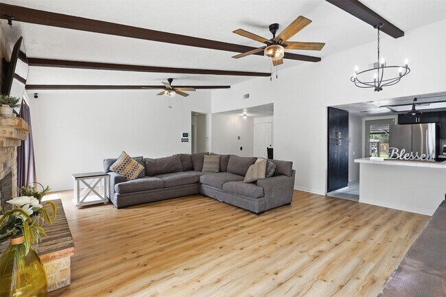Foto del edificio - 17211 Camberwell Green Ln