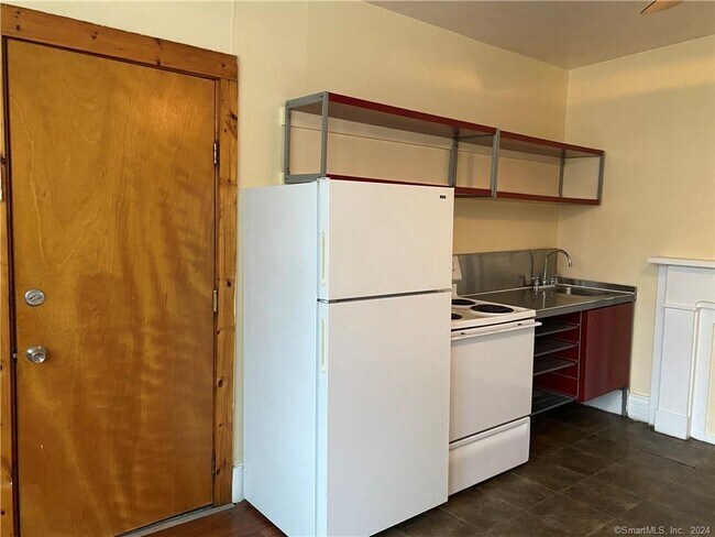 Building Photo - 39 Tilley St
