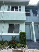 Building Photo - 1936 Alamanda Way