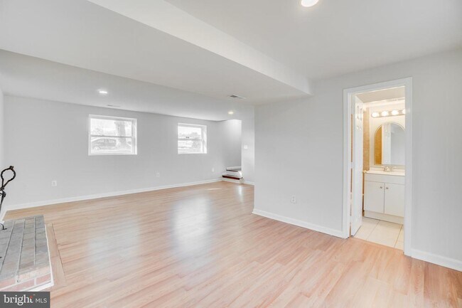 Building Photo - 14729 Birchdale Ave