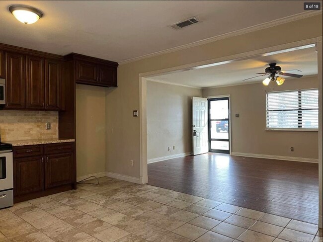 Building Photo - 35 Greenhaven Pl