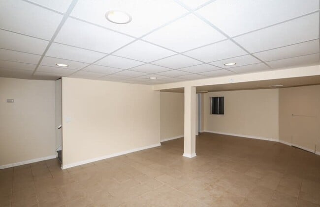 Building Photo - 1225 Sebring Cir
