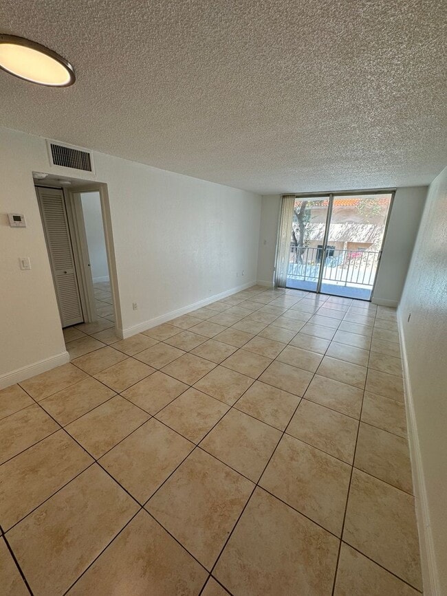 Building Photo - 1805 Sans Souci Blvd