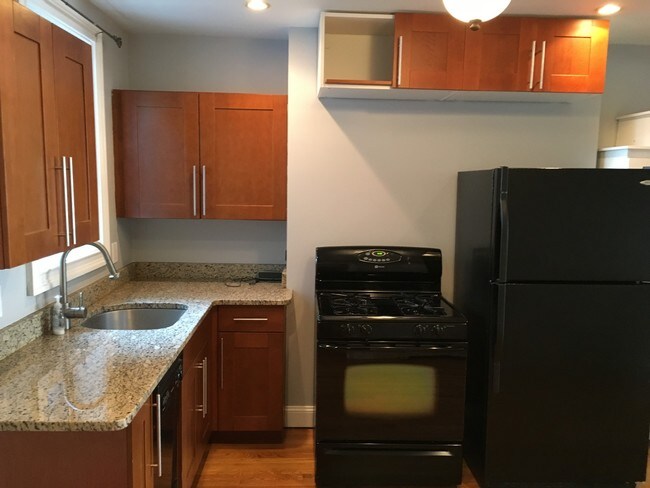 Foto del edificio - Luxury 1 Bedroom In Southie Brownstone