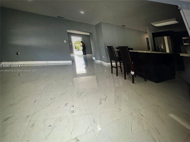 Foto del edificio - 18310 NW 85th Ave