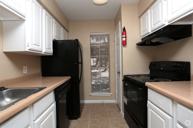 2BR, 2BA 1010SF - Kitchen - Rockridge Station Apartments