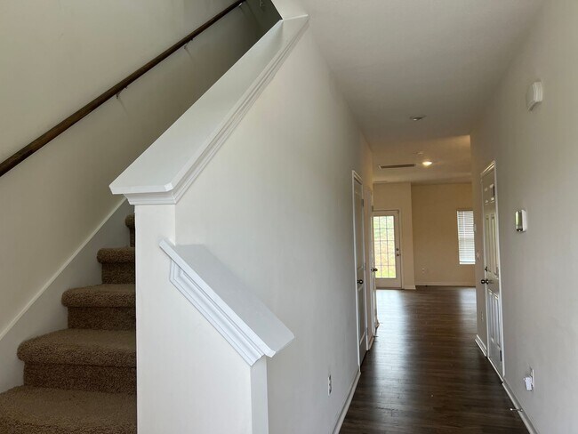 Building Photo - Beautiful Condo located in North Johnson City