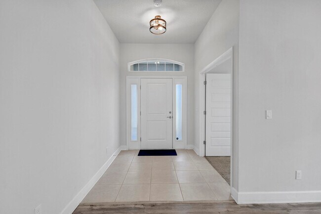 Building Photo - 5348 Lugo St