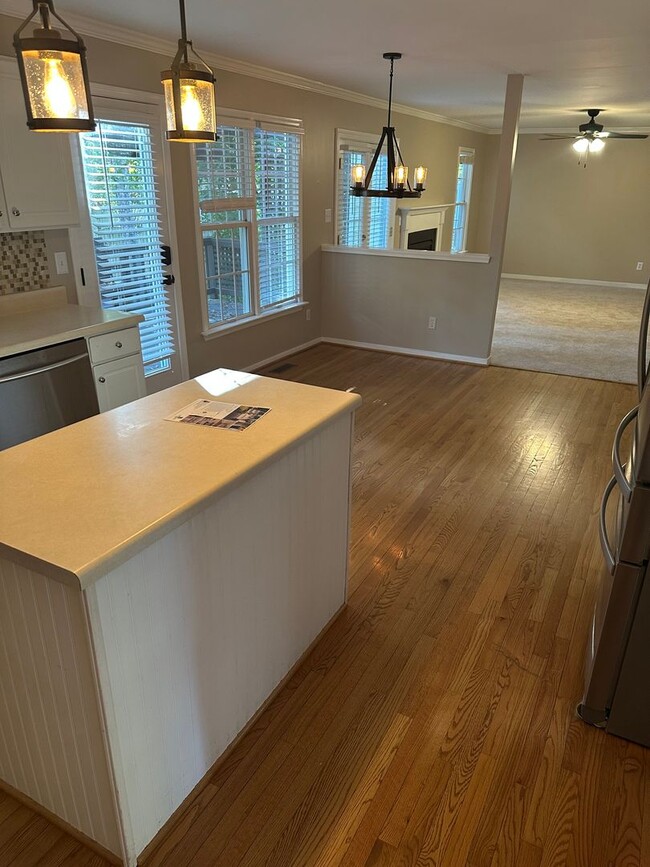 Building Photo - 3000 Sandy Bluff Pl