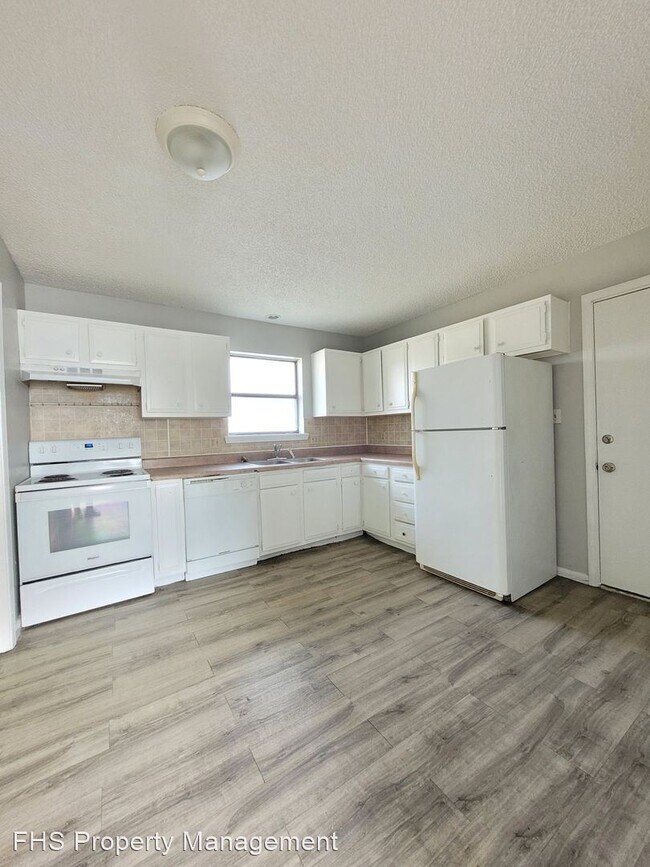 Building Photo - 2 br, 1 bath House - 2709 W Nichols St