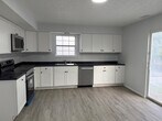 Foto principal - eautifully Updated 3-Bedroom Home in Delaw...