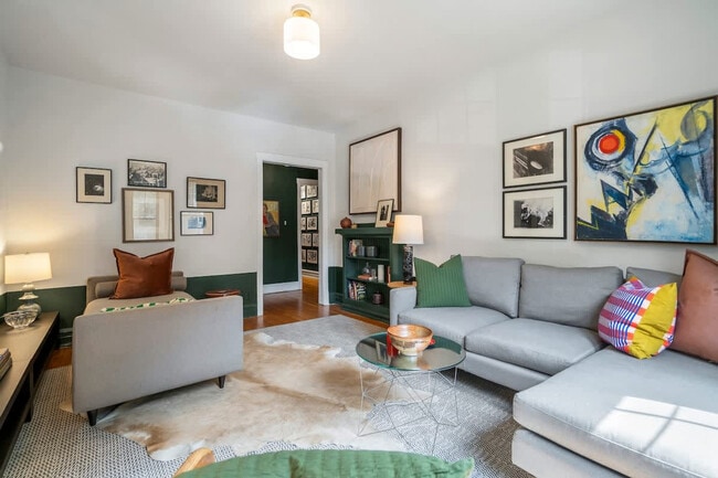 Foto del edificio - 1524 W Berteau Ave