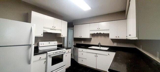 Foto del edificio - 202 N Howell Ave