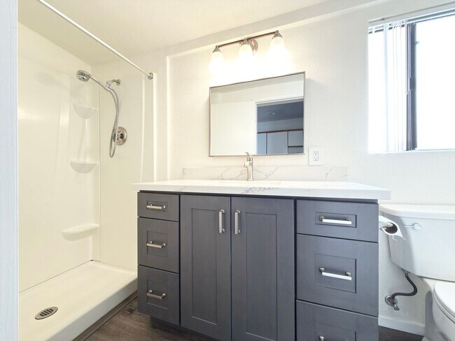 Foto del edificio - Charming Cottage in Oceanside!